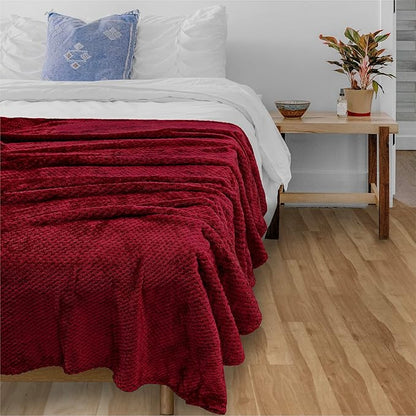 PAVILIA Maroon Red Throw Blanket for Couch, Twin Bed, Soft Fleece Throws for Sofa Chair, Fuzzy Waffle Textured Blanket, Cozy Warm Lightweight All Season Blanket Throw, 60x80