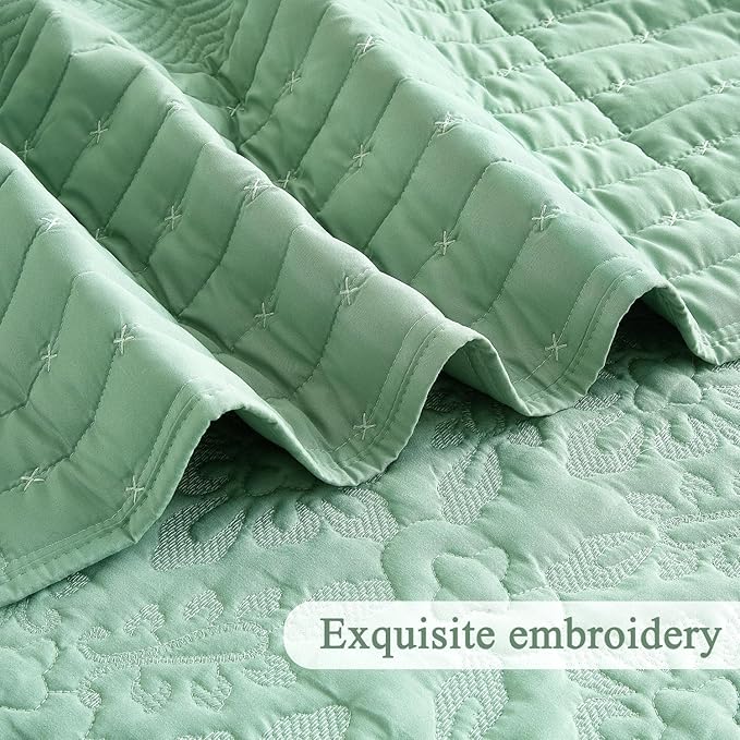 EVENHUG Floral Embroidered Quilt Set King Size 3 Piece Bedding Set Reversible Farmhouse Bedspread Coverlet with 2 Pillow Shams Lightweight Soft Bed Cover for All Season(106"X 96",Green)
