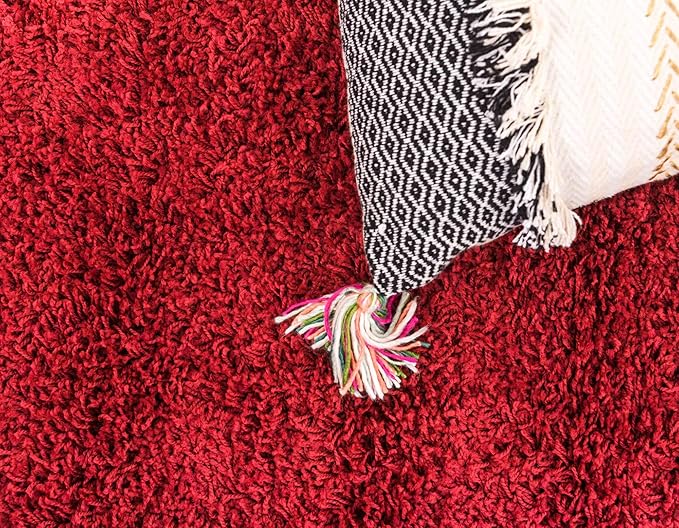 Unique Loom Solid Shag Collection Area Rug (2' 2" x 3' 1" Rectangle, Cherry Red)