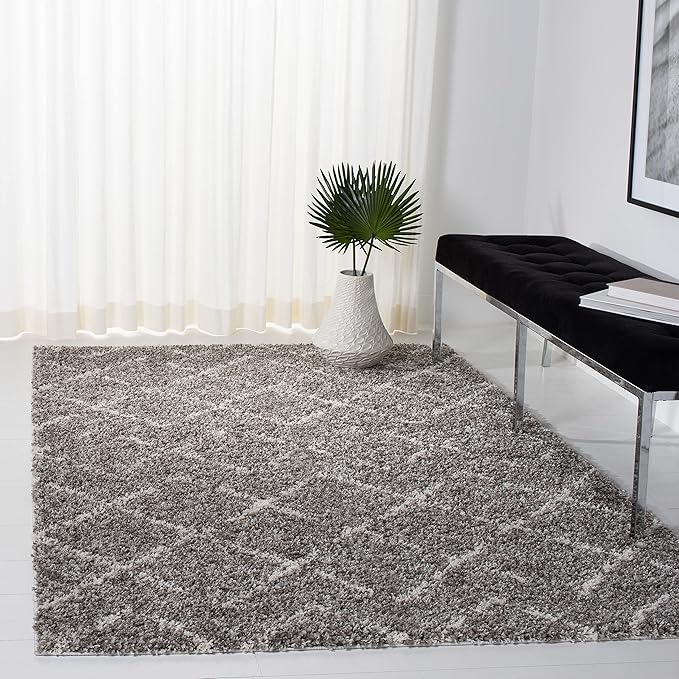 SAFAVIEH Area Rug 4x6 - Arizona Shag Collection - Brown & Ivory, Moroccan Design, Non-Shedding & Easy to Clean, Ideal for Living Room, Bedroom, Dining Space (ASG743B)