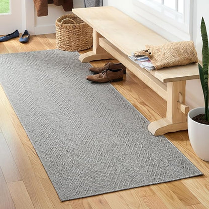TOWN & COUNTRY BASICS Pax Herringbone Textured Solid Everwash® Washable Area Rug, Low Pile, Non-Slip Backing, Easy Clean Pet & Family Friendly Rug, Grey, 2'5"x5'11"