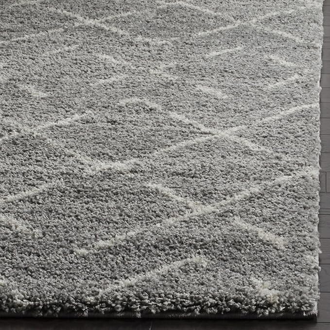 SAFAVIEH Arizona Shag Collection Area Rug - 3'2" x 5', Grey & Ivory, Moroccan Design, Non-Shedding & Easy to Clean, Ideal for Living Room, Bedroom, Dining Space (ASG743D)