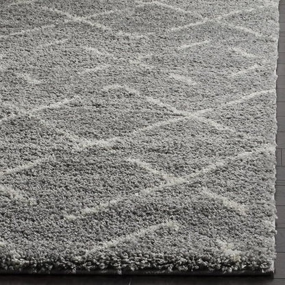 SAFAVIEH Arizona Shag Collection Area Rug - 3'2" x 5', Grey & Ivory, Moroccan Design, Non-Shedding & Easy to Clean, Ideal for Living Room, Bedroom, Dining Space (ASG743D)