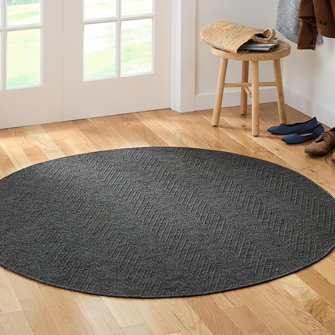 TOWN & COUNTRY BASICS Pax Herringbone Textured Solid Everwash® Washable Area Rug, Low Pile, Non-Slip Backing, Easy Clean Pet & Family Friendly Rug, Dark Grey, 5' Round