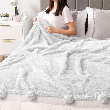 Pavilia White Sherpa Throw Blanket - Warm Plush Pom Pom Blanket for Couch & Bed, Cozy Fuzzy Throw (Twin, 60x80)