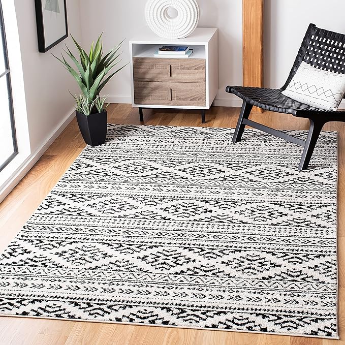 SAFAVIEH Tulum Collection Area Rug - 5'3" x 7'6", Ivory & Black, Moroccan Boho Tribal Design, Non-Shedding & Easy to Clean, Ideal for Living Room, Bedroom, Dining Space (TUL272B)