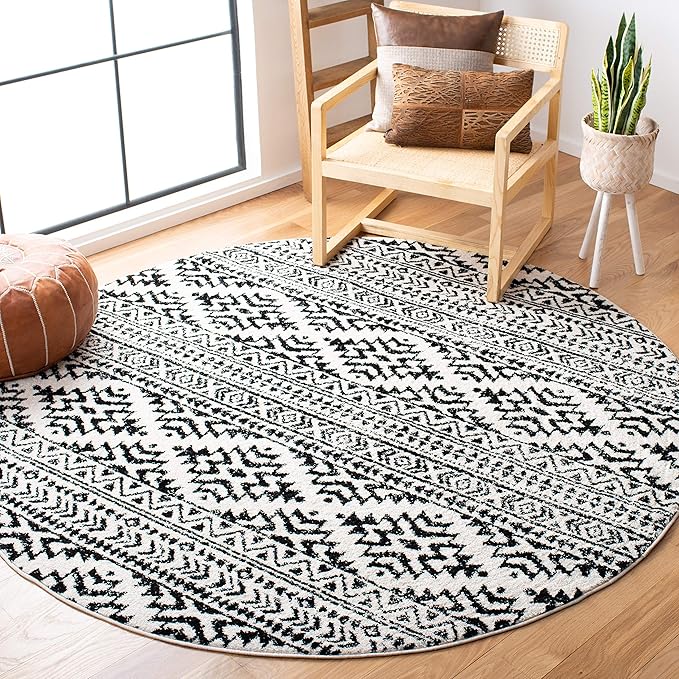 SAFAVIEH Tulum Collection Area Rug - 10' Round, Ivory & Black, Moroccan Boho Tribal Design, Non-Shedding & Easy to Clean, Ideal for Living Room, Bedroom, Dining Space (TUL272B)