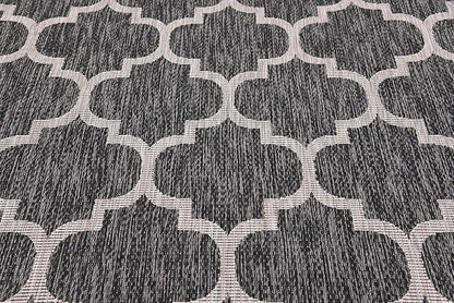 Unique Loom Outdoor Trellis Collection Area Rug (7' 1" x 10' Rectangle, Black/ Ivory)