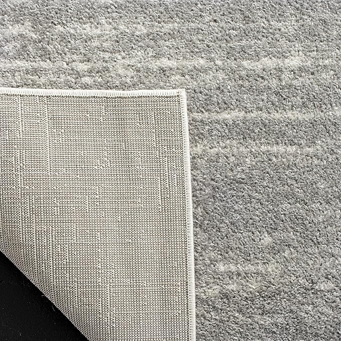 SAFAVIEH Area Rug 3x5 - Adirondack Collection - Light Grey & Grey, Modern Ombre Design, Non Shedding & Easy to Clean, Ideal for Living Room, Bedroom, Office, Dining Space (ADR113C)