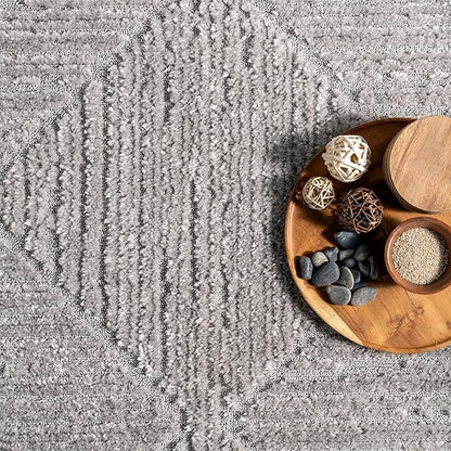 nuLOOM Kerry Light Grey, 2' x 3', Geometric, Soft and Cozy, High Traffic, Stain Resistant, Easy Clean, Durable Area Rug for Bedroom, Living Room, Dining Space, Den, Foyer, Entryway