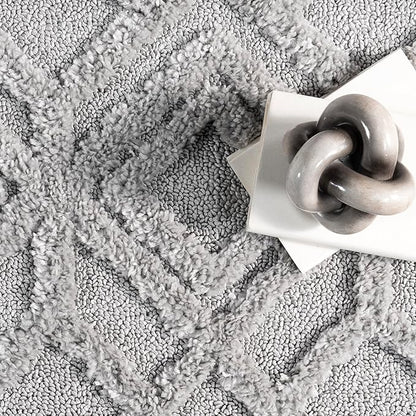 nuLOOM Akia Light Grey, 3' x 5', Geometric Lattice, Tasseled, Soft and Textured, High Traffic, Stain Resistant, Durable Area Rug for Bedroom, Living Room, Dining Space, Den, Foyer, Entryway
