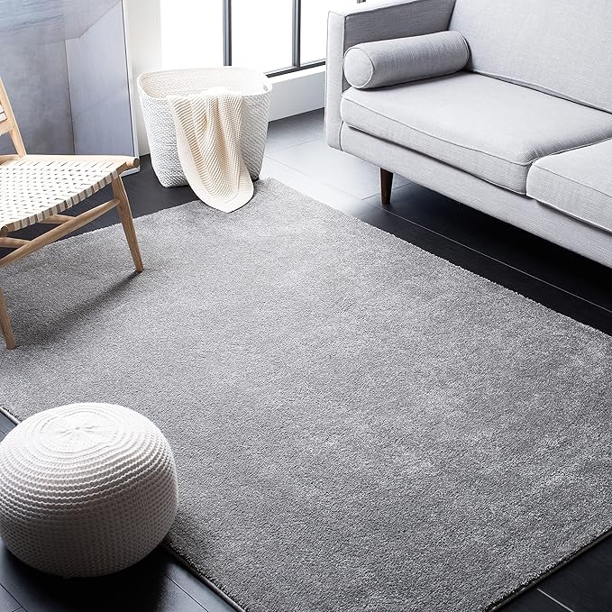 SAFAVIEH Plain and Solid Collection Accent Rug - 4'5" x 6'5", Grey, Non-Shedding & Easy Care, Ideal for High Traffic Areas in Entryway, Living Room, Bedroom (PNS320-4410)