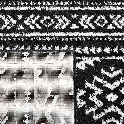 SAFAVIEH Tulum Collection Area Rug - 6'7" Round, Black & Ivory, Moroccan Boho Tribal Design, Non-Shedding & Easy to Clean, Ideal for Living Room, Bedroom, Dining Space (TUL272Z)