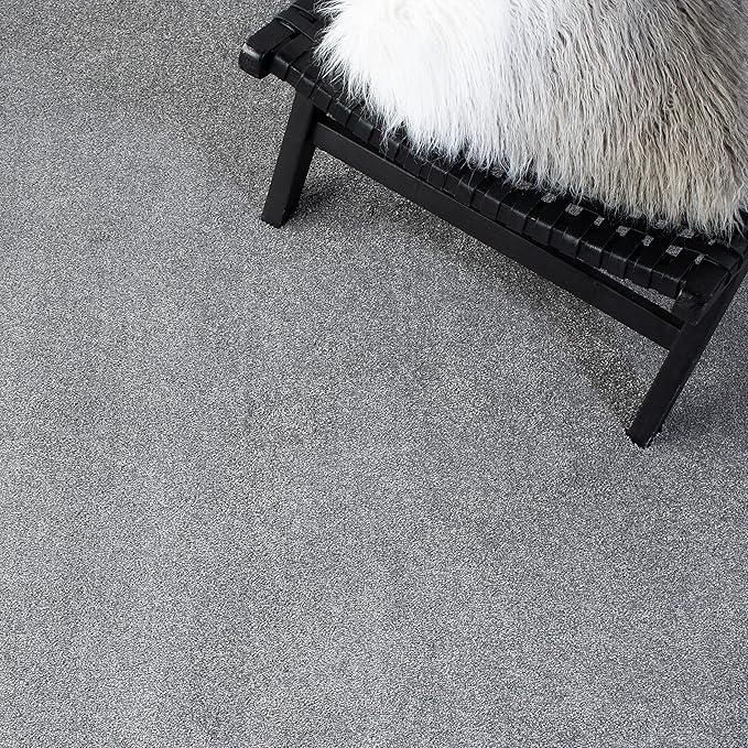 SAFAVIEH Plain and Solid Collection Accent Rug - 4'5" x 6'5", Grey, Non-Shedding & Easy Care, Ideal for High Traffic Areas in Entryway, Living Room, Bedroom (PNS320-4410)