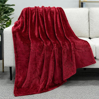 PAVILIA Maroon Red Throw Blanket for Couch Bed, Soft Fleece Throws for Sofa Chair, Fuzzy Waffle Textured Blanket, Cozy Warm Lightweight All Season Blanket Throw, 50x60