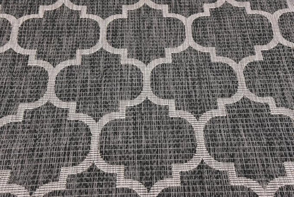Unique Loom Outdoor Trellis Collection Area Rug (5' 1" x 8' Rectangle, Black/ Ivory)